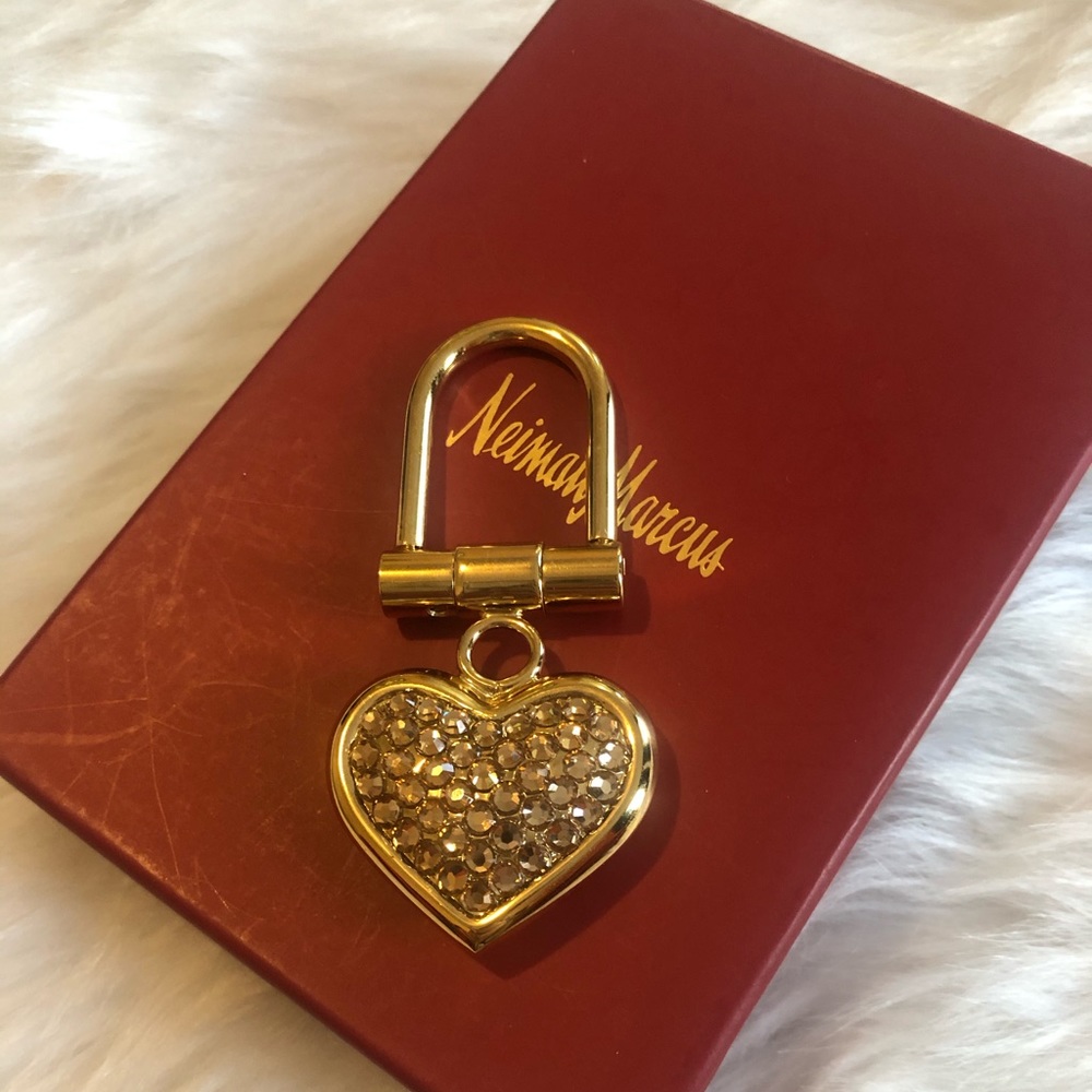 🆕 🔴Buy2️⃣Get 1️⃣🆓 N M Gold Rhinestones Keychain